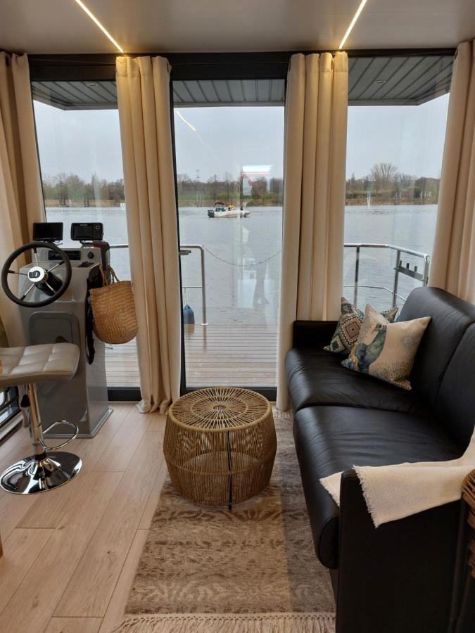 Lemuria Houseboat - Plywajacy Domek Na Wodzie Wroclaw Luaran gambar
